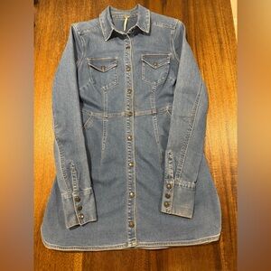 Free People Women’s XS Dynomite Denim Med Wash Long Sleeve Button Down Dress